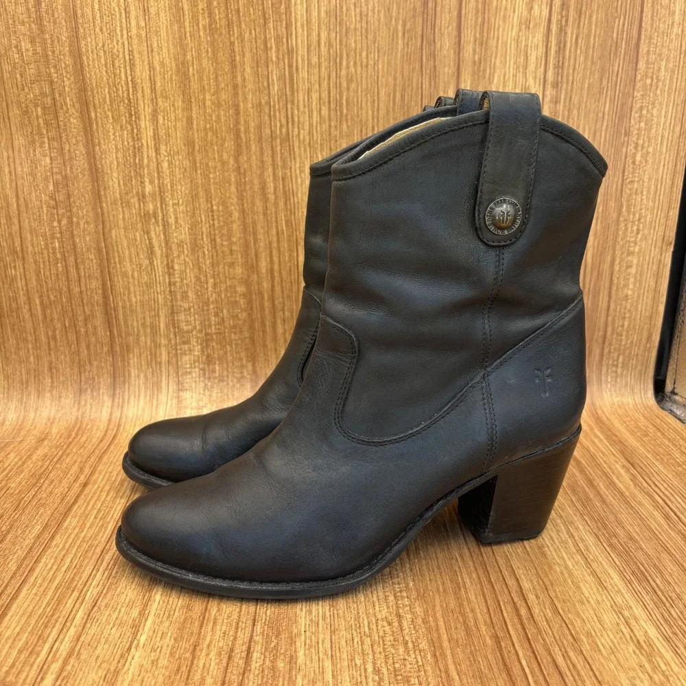Frye Jackie Button Short Black Boot 76580 Western Womens 9.5 B Black Leather